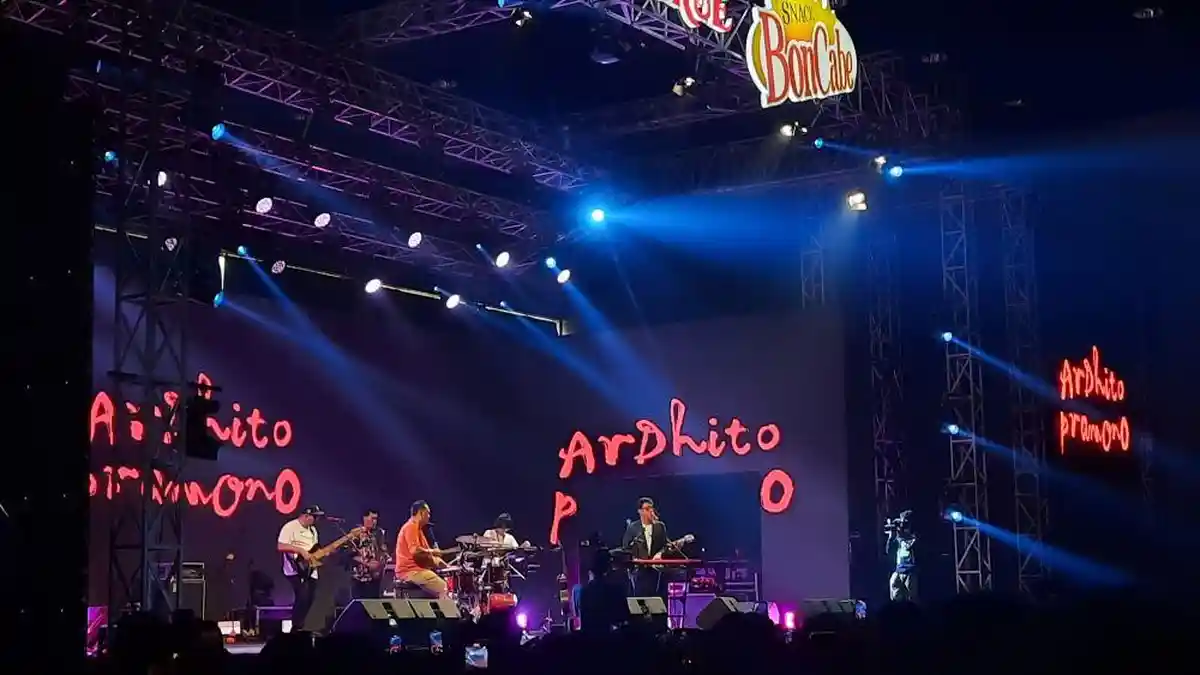 Ardhito Pramono Guncang Panggung The Sounds Project Vol.5 Hari Terakhir 