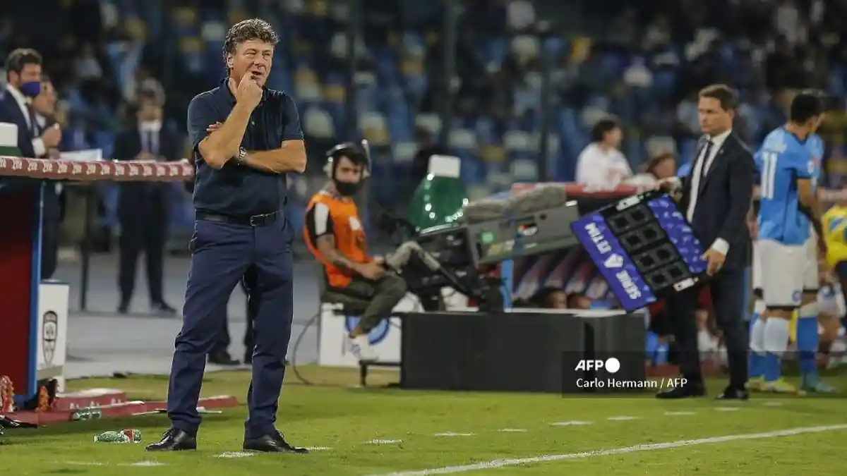 Meme Walter Mazzarri Pelatih Baru Napoli: Aksi Kunyah Botol hingga Cosplay Jadi Thanos