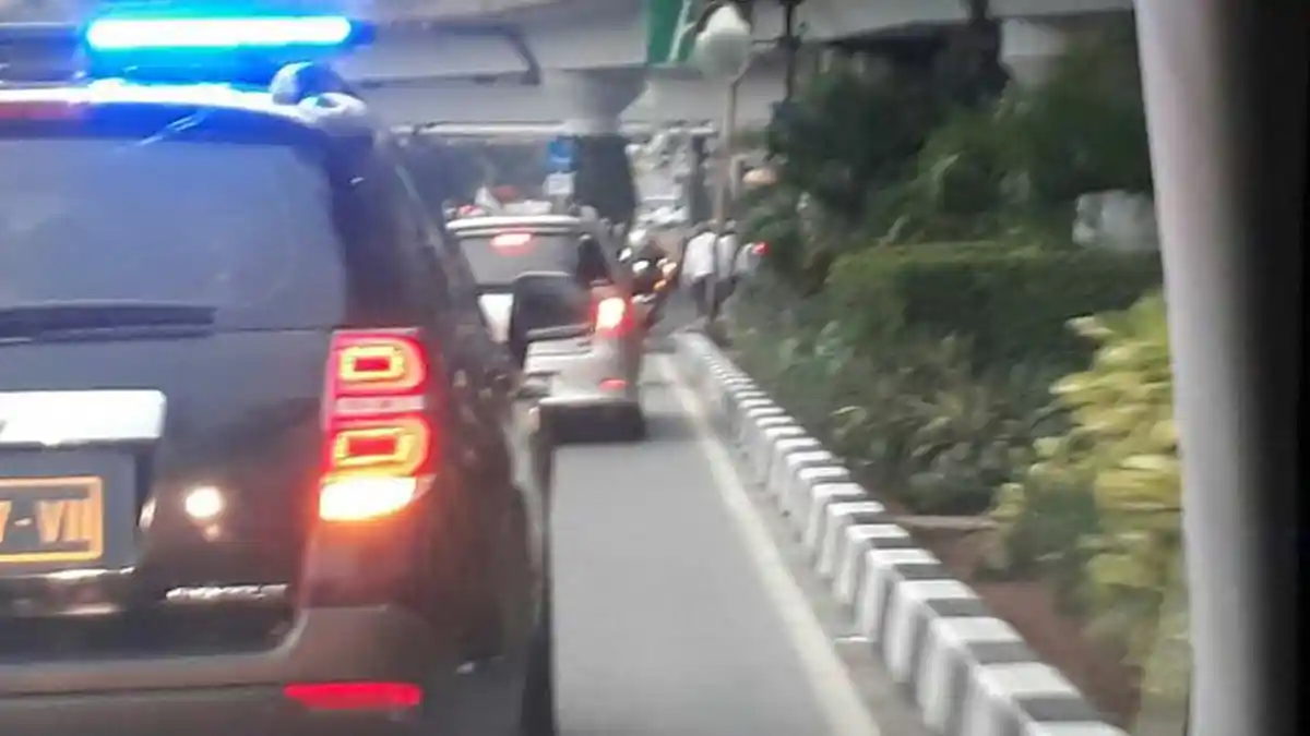 Sandiaga Terobos Jalur Busway, Ini Kata Ahok dan Anies