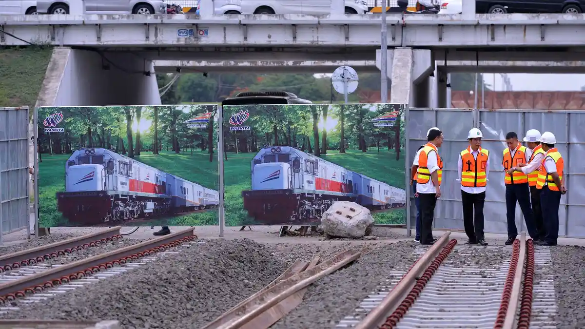 Rel Terpasang, Kereta Bandara Soekarno Hatta Beroperasi 2017