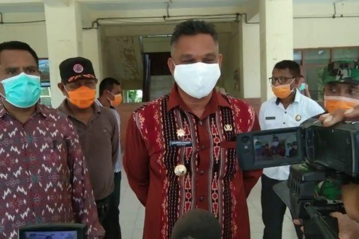 Bupati Sikka Usir Kadis Ketahanan Pangan saat Rapat karena Main HP: Keluar Kamu dari Ruangan