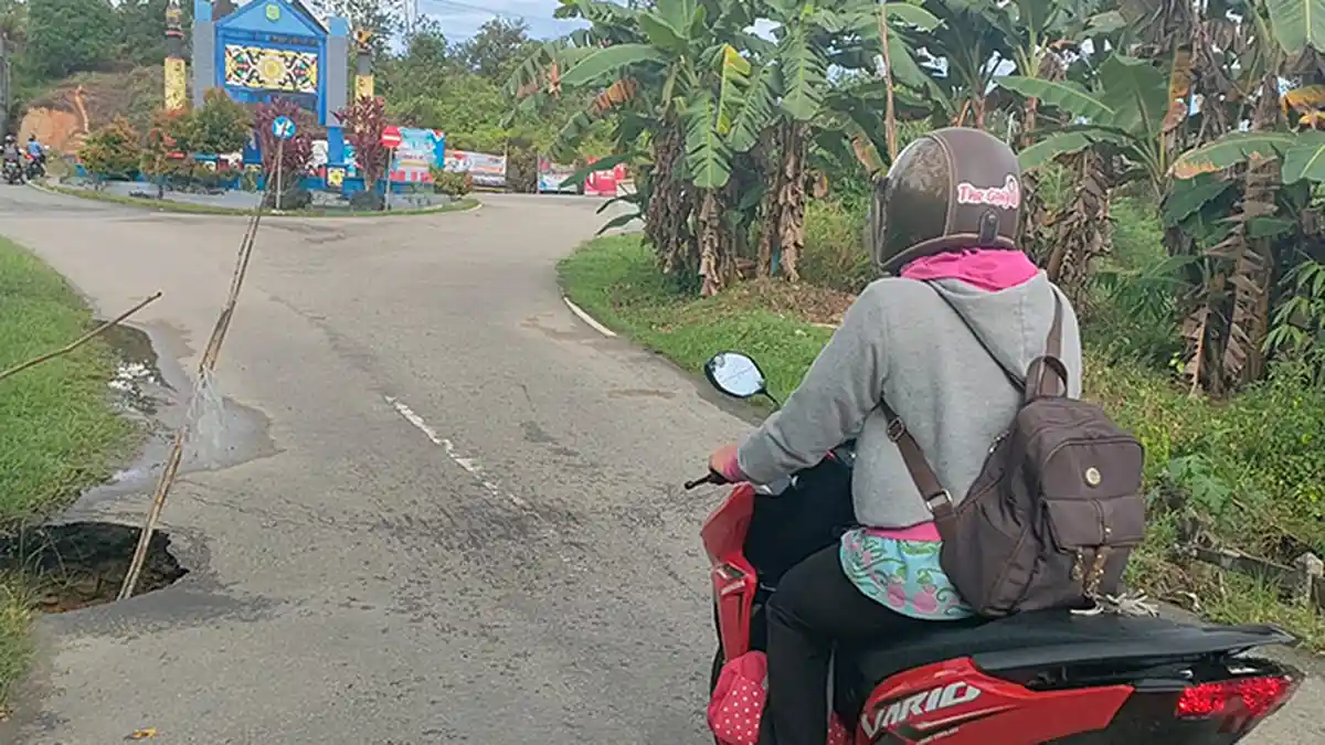 Jembatan Guna Baru Berlubang, Kadis PUPR Bengkayang: Kita Segera Perbaiki