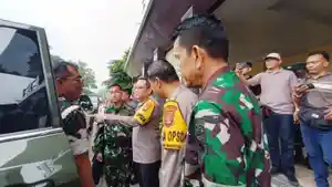 RAPAT-INVESTIGASI-Kapolda-Lampung-Irjen-Pol-Helmy-Santika-rapat-tiga-polisi-tewas.jpg