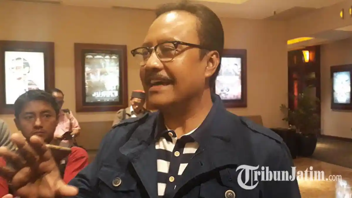 Nonton Dilan 1990, Gus Ipul Nilai Banyak Pesan Sosial yang Bisa Diambil Selain Romantisme Anak Muda