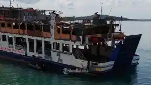 Kondisi-kapal-Roro-KMP-Tandeman-pasca-terbakar.jpg