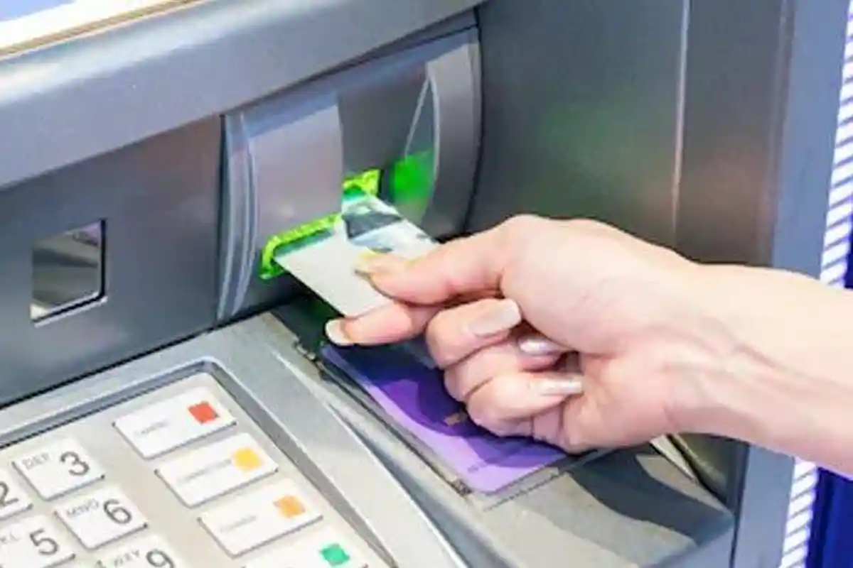 Cara Mengetahui Penyebab Sekaligus Mengatasi ATM yang Tertelan di Mesin ATM!