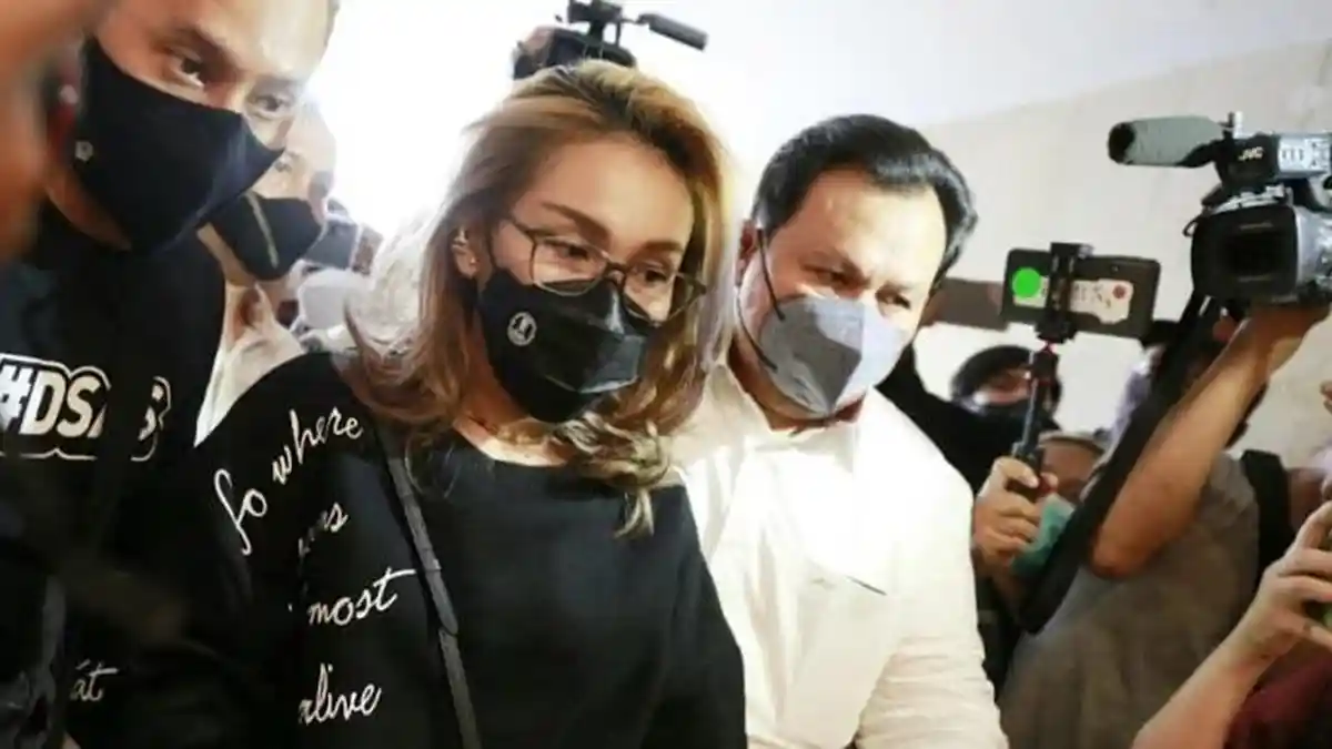 Demi Penjarakan Haters, Ayu Ting Ting Korbankan Pekerjaan
