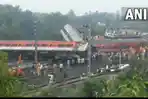 kecelakaan-tiga-unit-kereta-api-bertabrakan-di-odisha-negara-bagian-timur-india.jpg