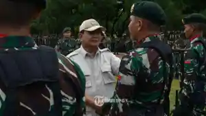 prabowo-saat-kunjungan-kerja-ke-tni.jpg
