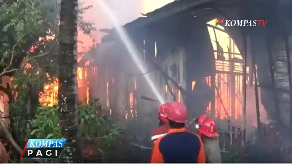 Ditinggal ke Kebun, Enam Rumah di Jeneponto Habis Terbakar