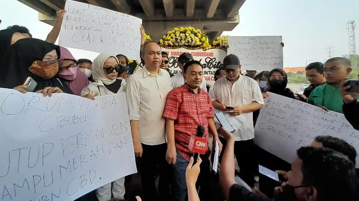 Puluhan Warga Cibubur Datangi Lokasi Kecelakaan Maut, Minta Empat Tuntutan Ini ke Polisi