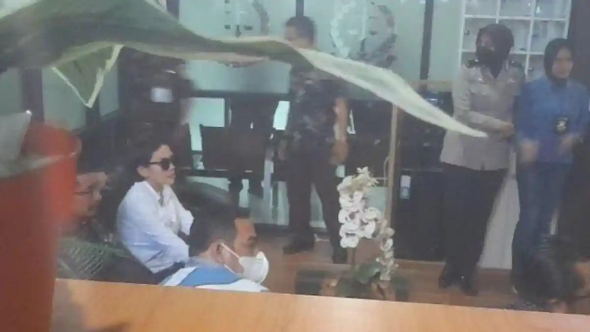 Tangis Histeris Nikita Mirzani Tak Mau Dipenjara, Kejaksaan Beber Alasan Kenapa Nyai Ditahan