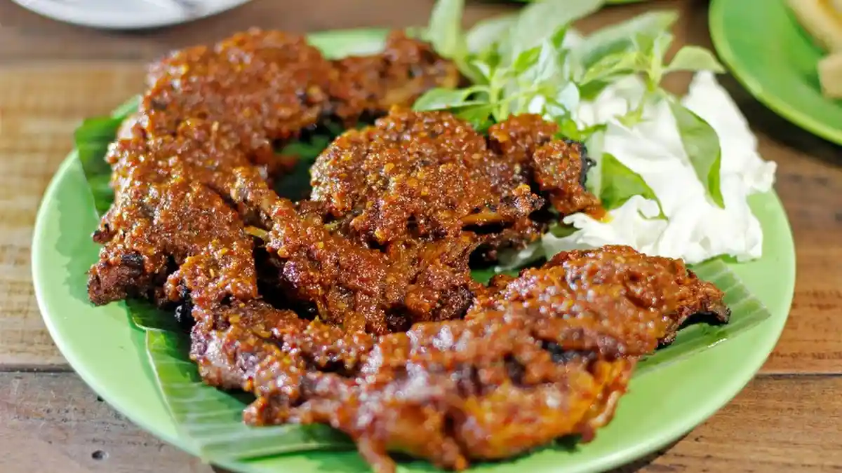 10 Menu Terlaris di Restoran Padang, yang Mana Favoritmu?