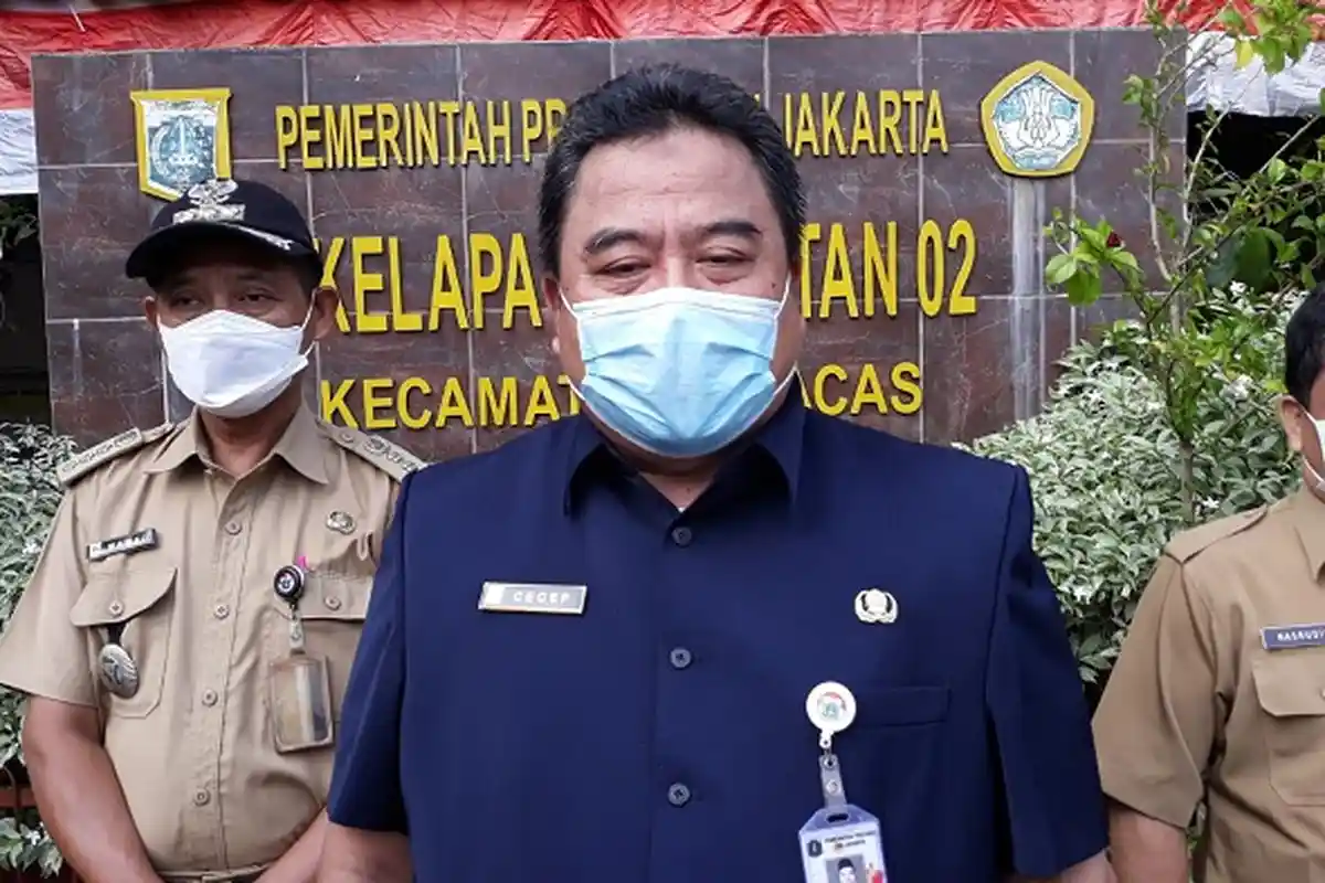 Setelah PTM Kemarin, SDN 02 Kelapa Dua Wetan Semprot Disinfektan Hari Ini