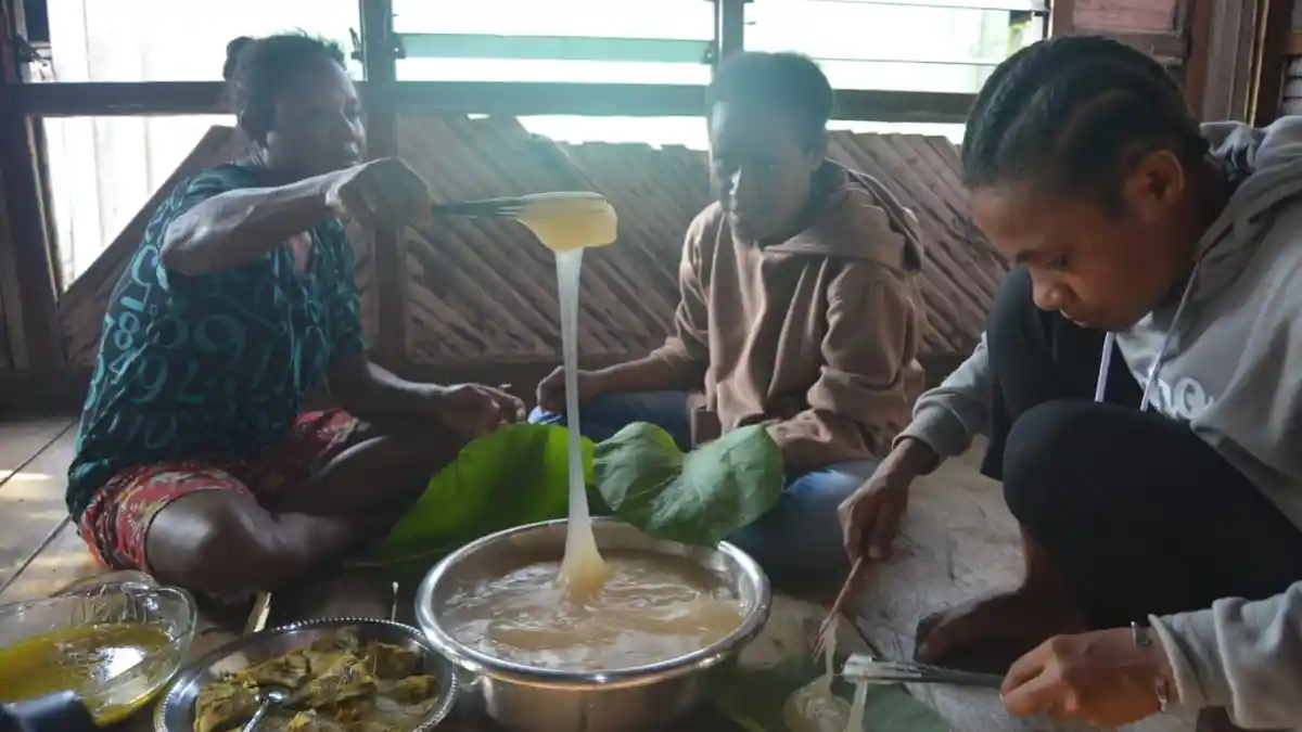 Papeda Panas dan Bungkus, Kuliner Khas Papua
