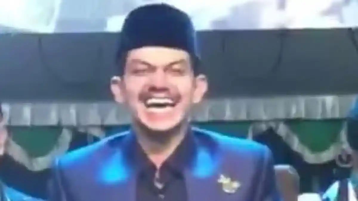 Sosok yang Tertawa Terbahak di Samping Gus Miftah Kini Jadi Incaran Netizen