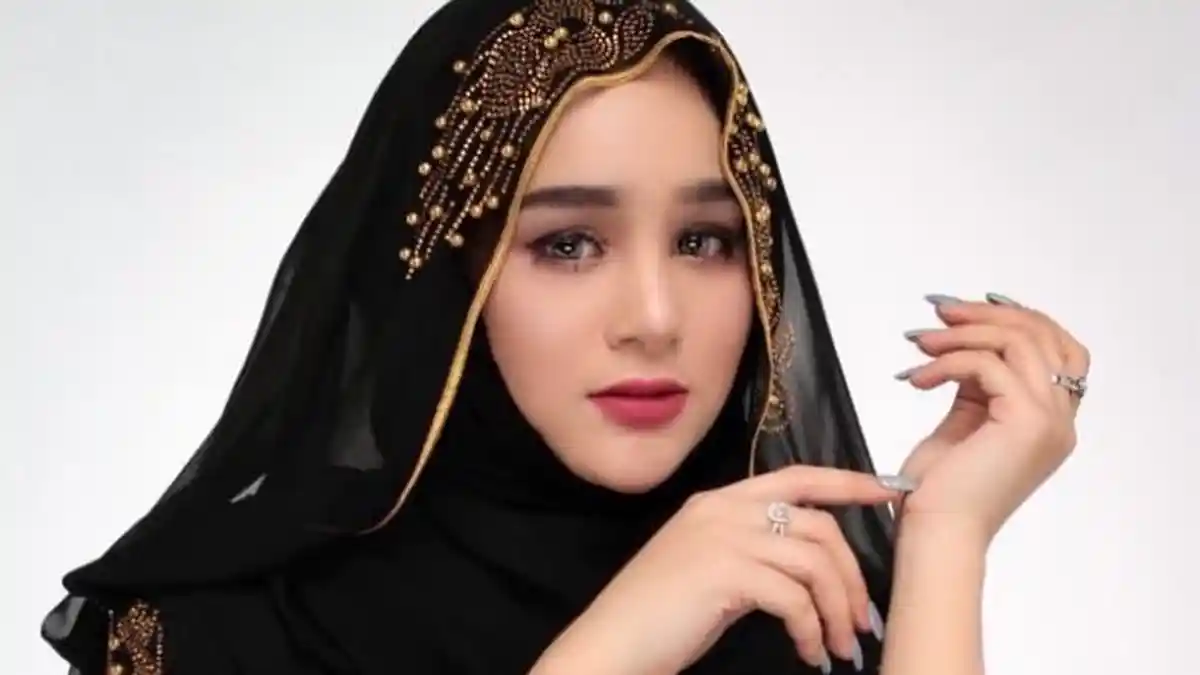 Hadiah Spesial Hana Hanifah untuk Ibunda