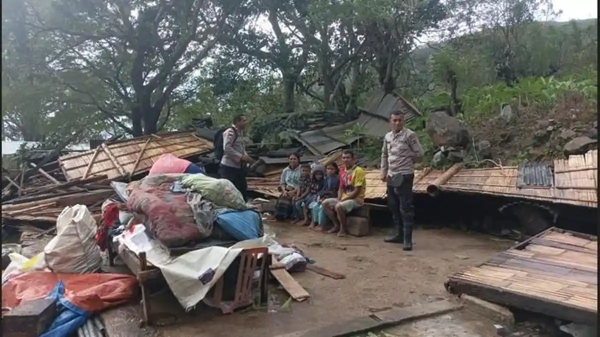 Angin Kencang Terjang 10 Desa di Tanawawo Sikka