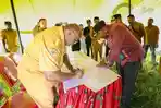 Gubernur Papua Tengah Salurkan Tenda Pengungsi ke Tiga Kabupaten