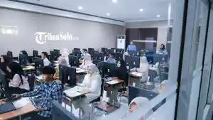 Suasana-UTBK-di-Universitas-Sebelas-Maret-UNS-Solo-diikuti-lebih-dari-26-ribu-peserta.jpg