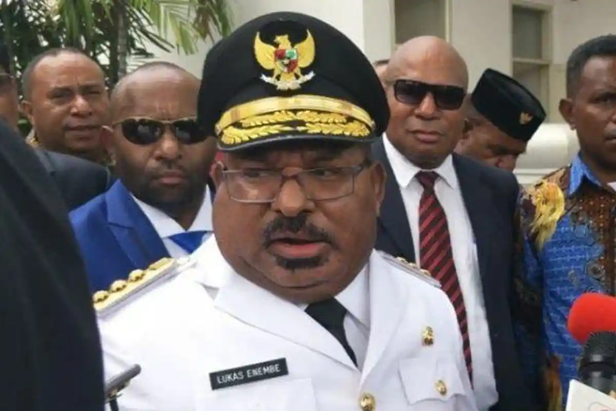 BIODATA Lukas Enembe Gubernur Papua yang Ditangkap KPK di Jayapura, Jadi Tersangka Kasus Suap