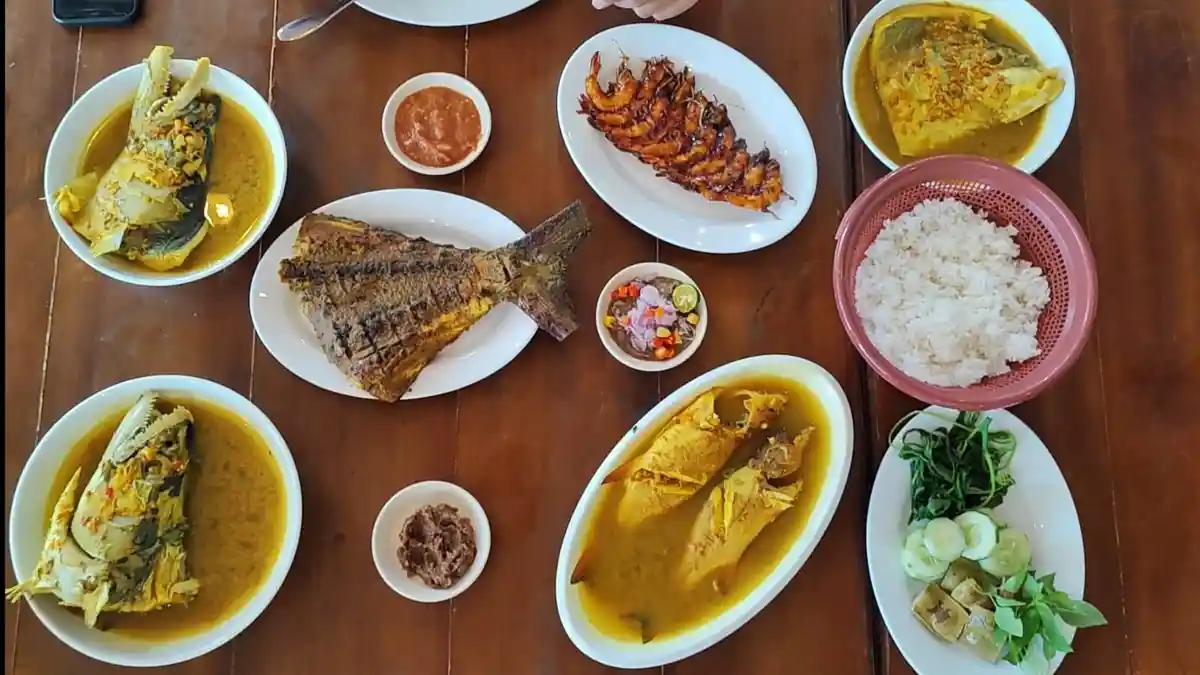 Lempah Kuning Muara Semakin Eksis, Sehari Tembus Hingga 300 Kg Ikan Terjual, Ini Kunci Suksesnya - 20240109-lemah-kuning1.jpg