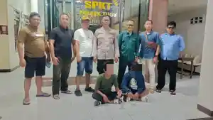 Dua-pelaku-pencurian-gerobak-martabak-yang-terekam-CCTV.jpg