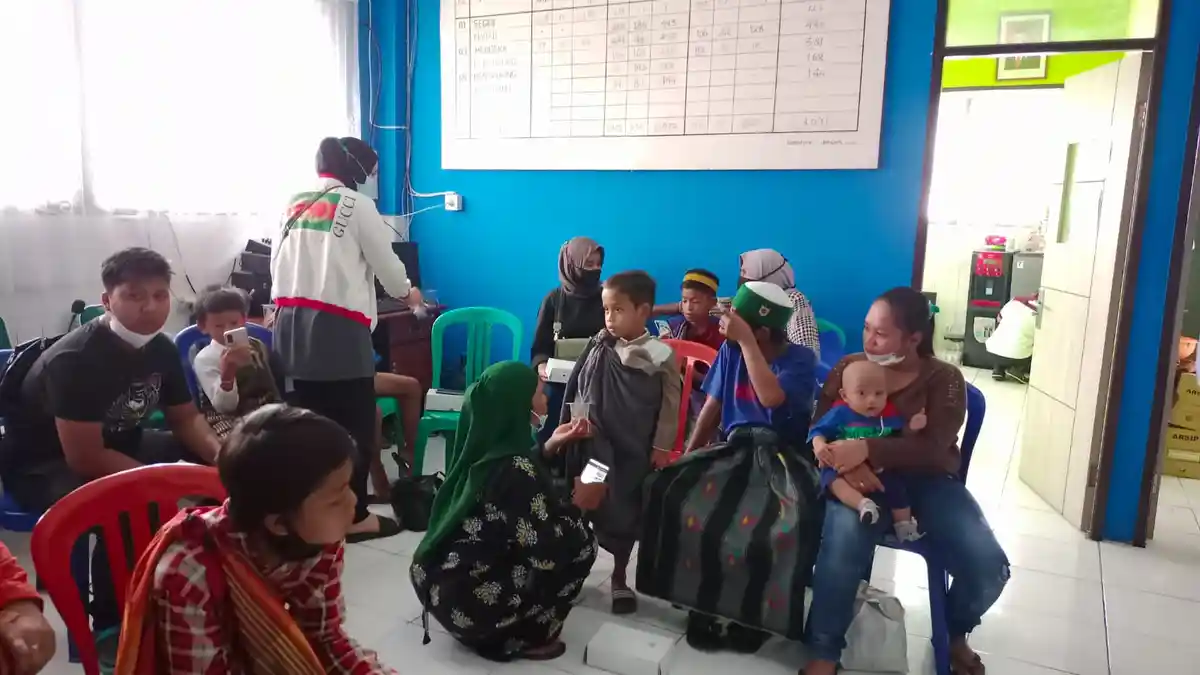 Disdag Gelar Khitanan Massal di Pasar Segiri Samarinda, Sekaligus Vaksinasi dan Donor Darah