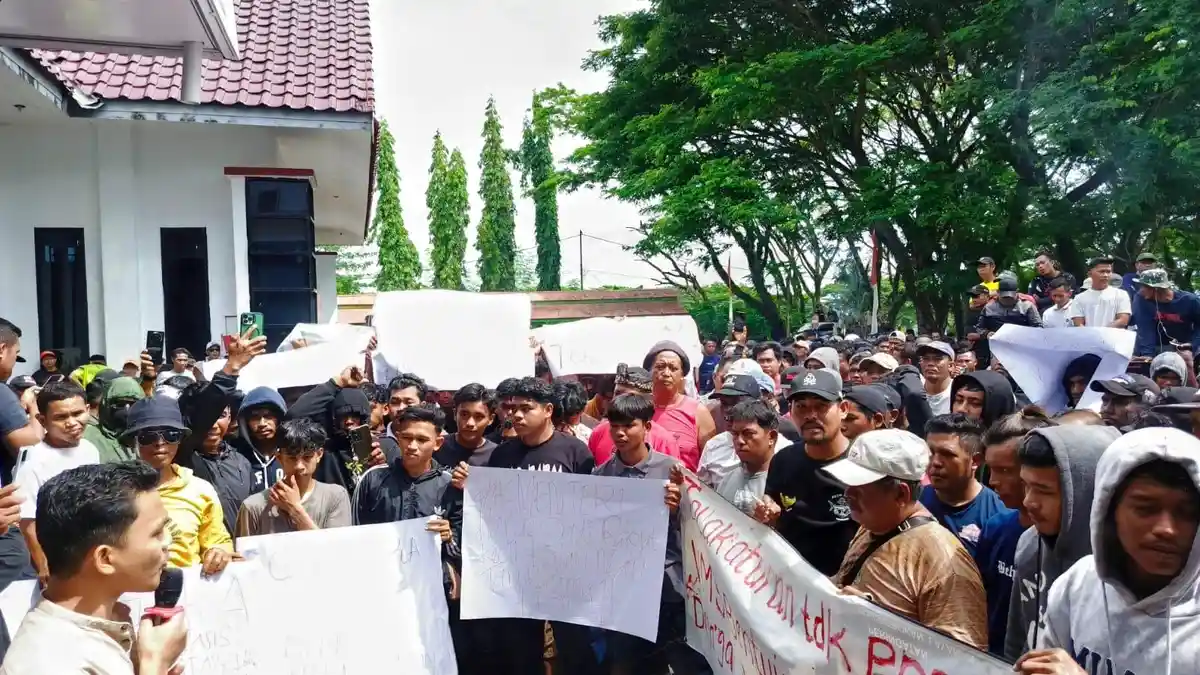 Ratusan Nelayan Sinjai Desak DPRD Tinjau Kembali Aturan VMS