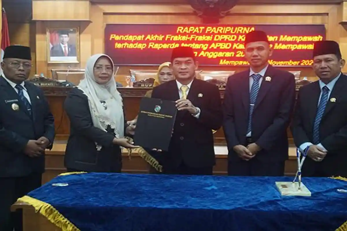 Ketuk Palu! APBD Mempawah Tahun 2024 Sebesar Rp 1,12 Triliun