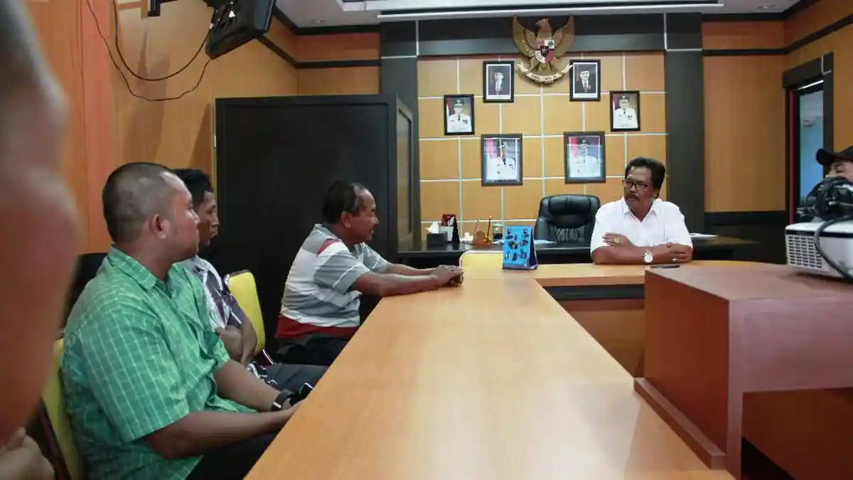 Lima Bulan Tak Dapat Air, Warga Temui Direktur PDAM Bulungan