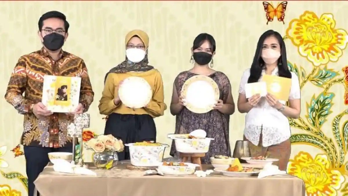 Gandeng Anne Avantie, Tupperware Luncurkan Produk Edisi Terbatas Bertema Sekar Jagad Collection