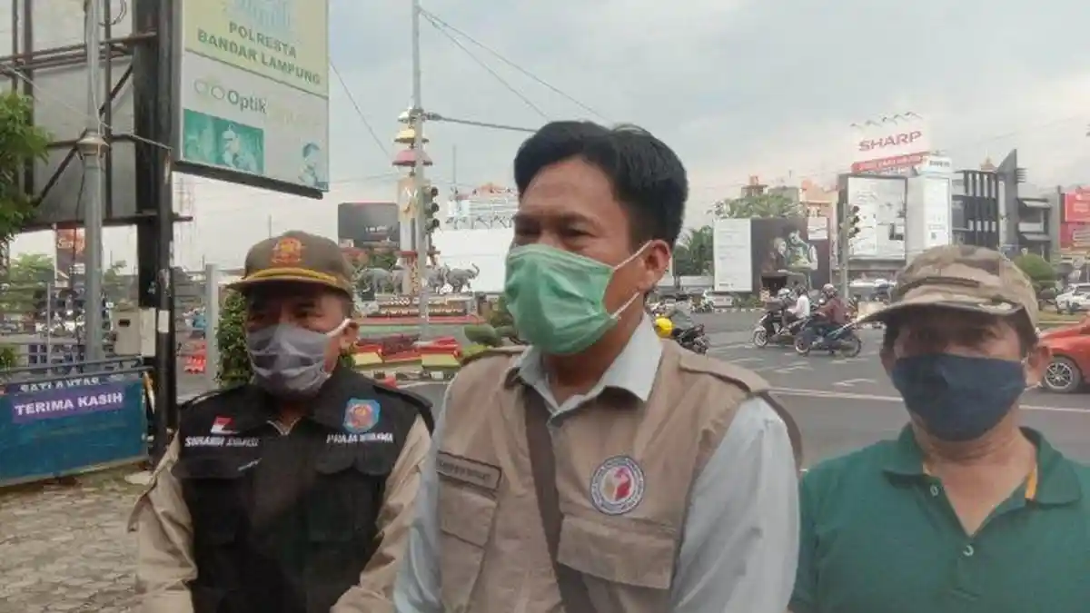 1.724 APK Paslon Pilkada Bandar Lampung 2020 di Tiang Listrik dan Pohon Ditertibkan Paksa