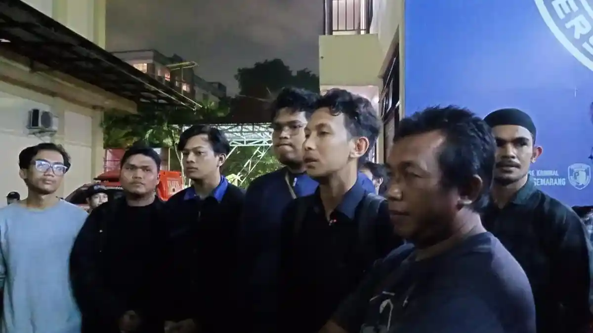 4 Peserta Aksi Revisi UU TNI Dilepaskan Polisi Setelah Diperiksa Berjam-jam Tanpa Kejelasan