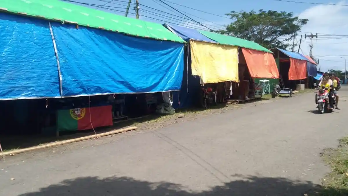 Lapak Musiman di Pasar Rakyat Jailolo Halmahera Barat Masih Sepi Pembeli