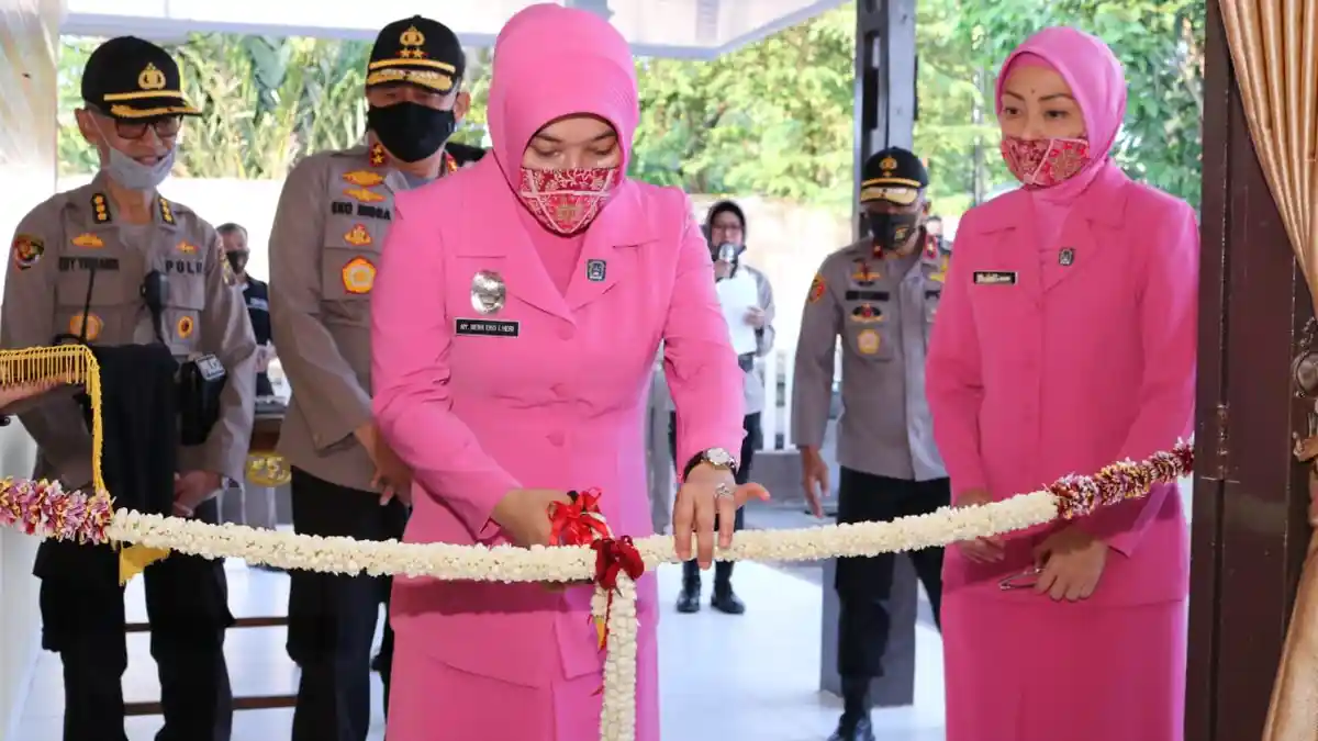 Kapolda Sumsel Resmikan Mess Polwan Jeanne Mandagi Polda Sumatera Selatan