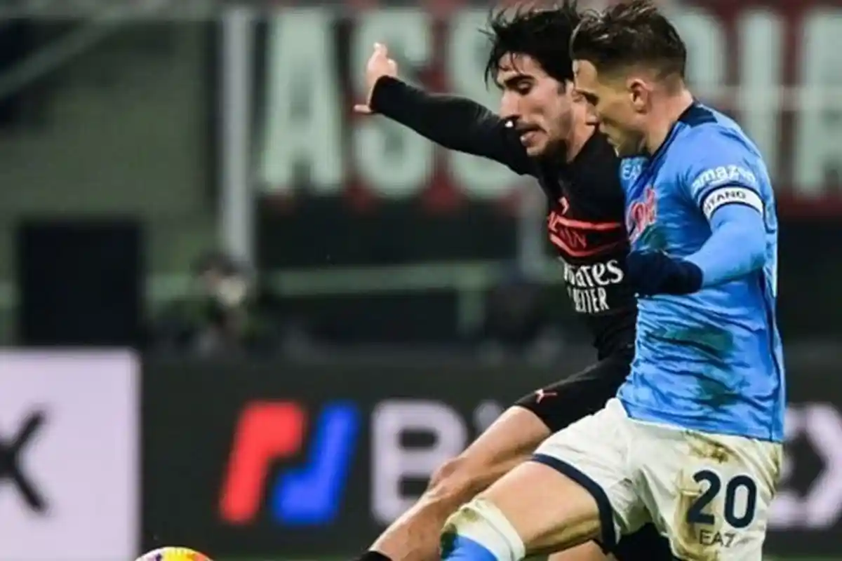 AC Milan Kandas di Kandang Sendiri Lewat Gol Cepat Napoli, Membalas Tapi Wasit Menganulir