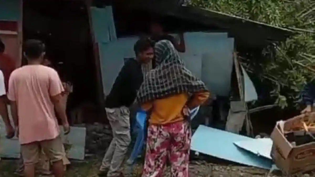 BREAKING NEWS : Satu Rumah Warga di Boltim Rusak Akibat Dilanda Angin Kencang