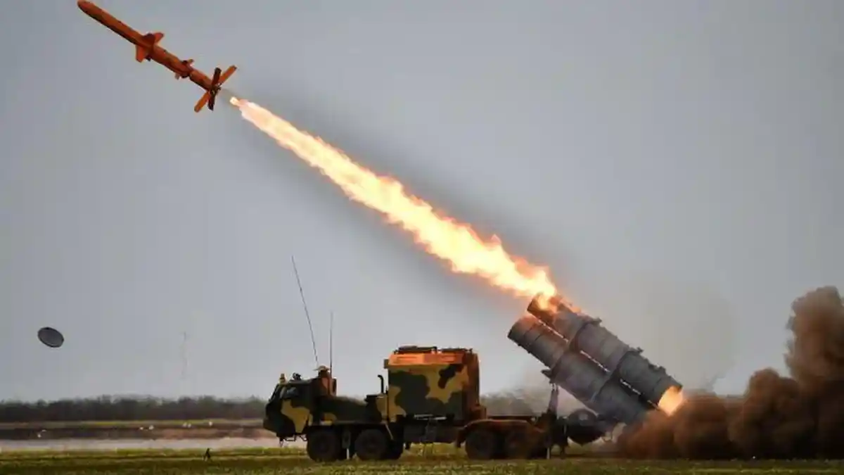 Ukraina Timbun Rudal Balistik Sendiri, Klaim Bangun Persediaan Rudal ...