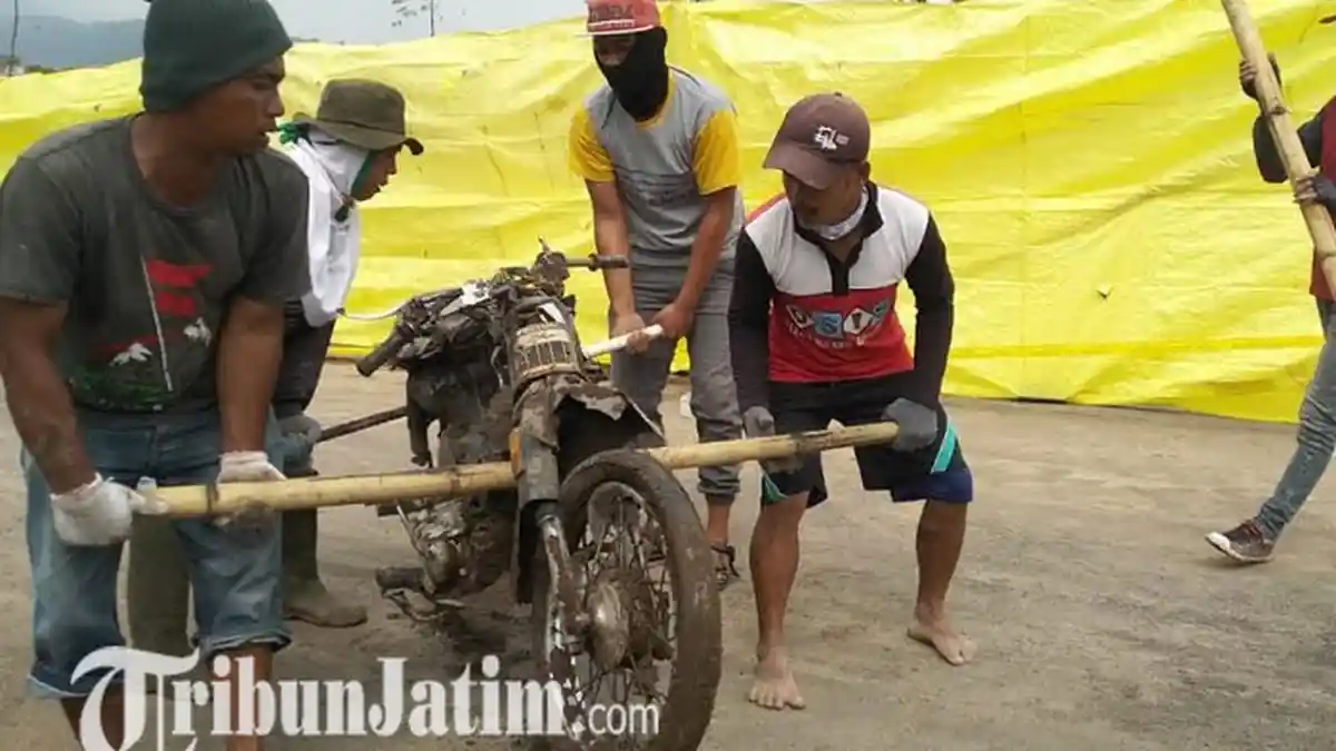 Beberapa Motor Milik Karyawan Wisata Cimory Dairy Land  di Tretes Sudah Dievakuasi