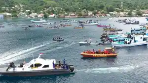 pawai-akbar-semana-santa-di-perairan-larantuka-flores-timur.jpg