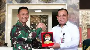 Jenderal-TNI-Andika-Perkasa-dan-Ketua-KPK-RI-Komjen-Pol-Drs-Firli-Bahuri.jpg