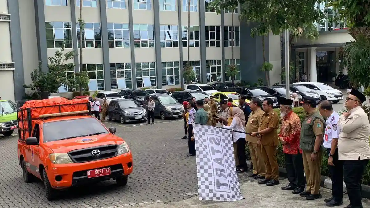 Donasi Masyarakat Kota Batu untuk Korban Banjir Sumatera Telah  Diberangkatkan - Suryamalang.com