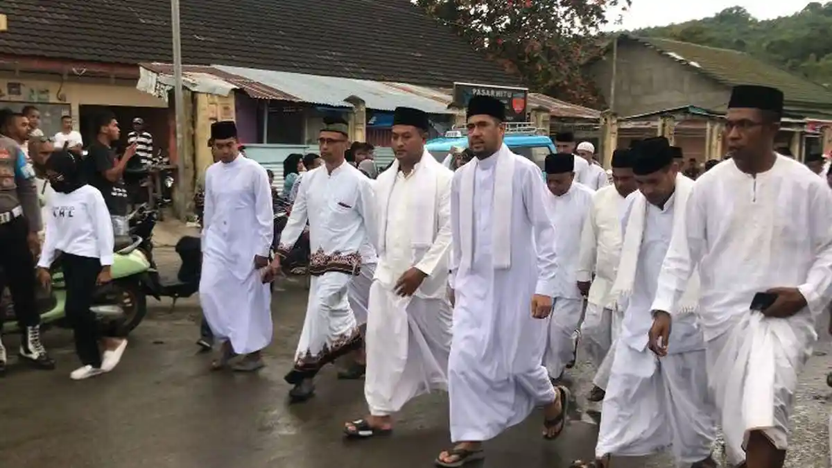 Prosesi Tradisi Mandi Safar di Negeri Hitu - Maluku Tengah