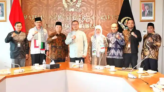 HNW Desak Pemerintah Segera Upayakan Pembebasan WNI Relawan dan Jurnalis yang Ditahan Israel