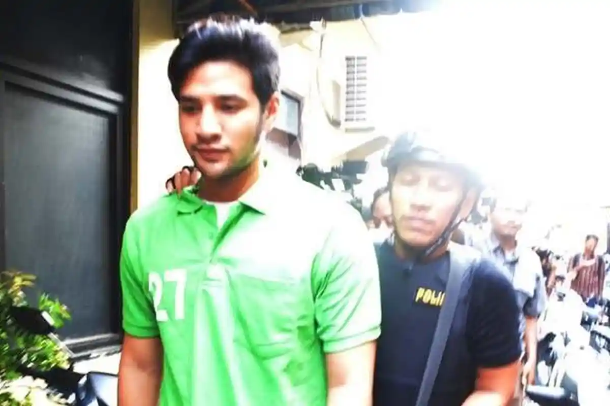 Tes Urine Pemain Sinetron Ammar Zoni Positif Narkoba saat Diperiksa di Polres Metro Jakarta Selatan