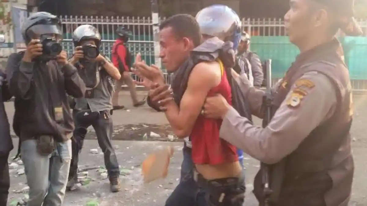 Kepergok Lagi Bercinta dengan Selingkuhan, Sumino Tewas Diamuk Massa
