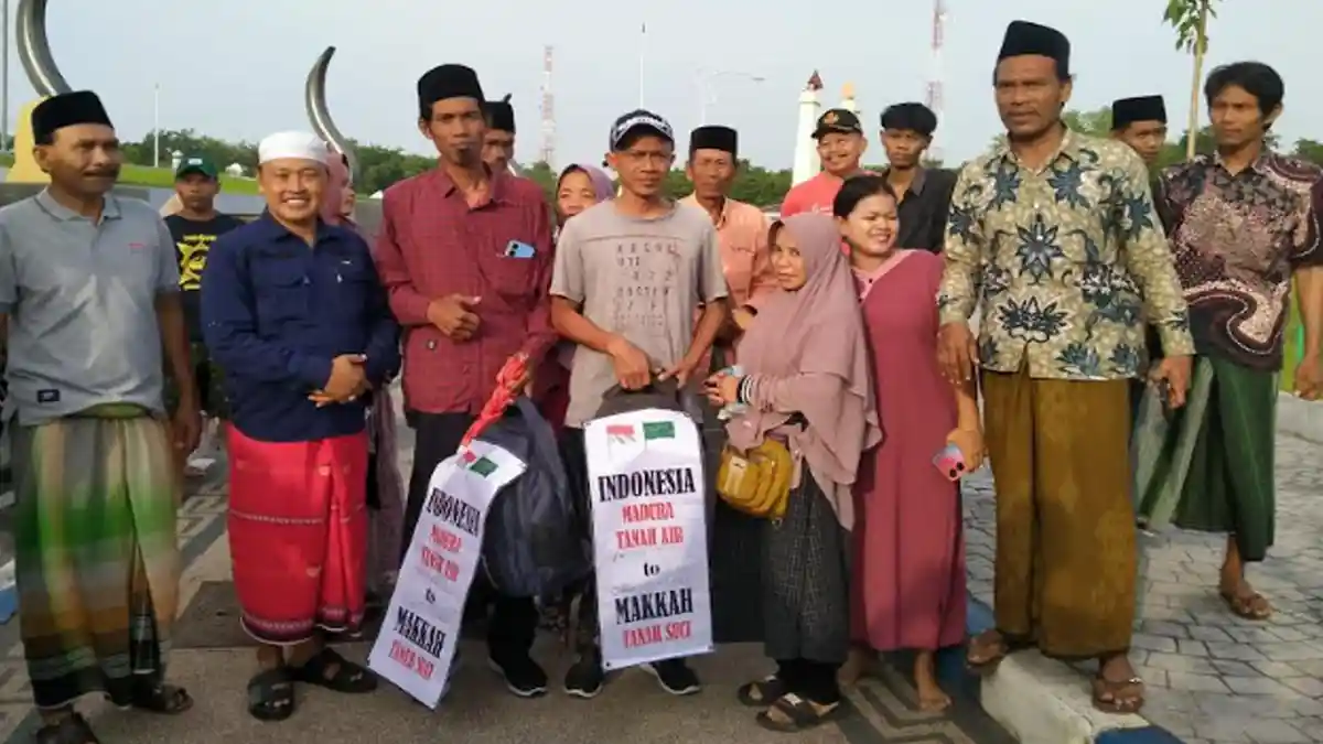 Niat 2 Pria di Sampang Madura Jalan Kaki Menuju ke Makkah, Direstui Orang Tua  dan Anak-Istri