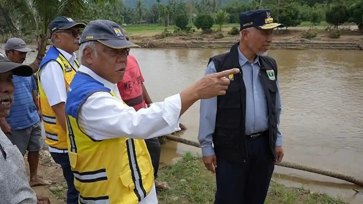 Pemerintah akan Perbaiki Rumah Rusak berat Korban Banjir dan Longsor di Pesisir Selatan