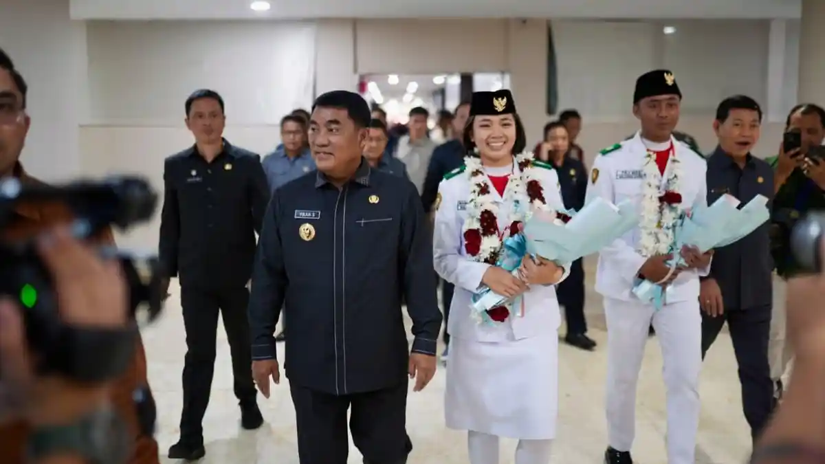 Kenangan Tak Terlupakan Bianca Lantang: Serahkan Baki Bendera Merah Putih Langsung kepada Presiden
